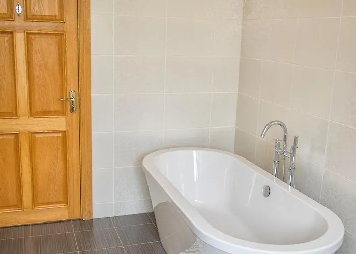 Beechwood Cill Airne